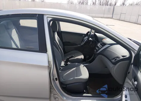 2013 Hyundai Accent Gls z USA, uszkodzony, nr VIN KMHCT4AE0DU463952